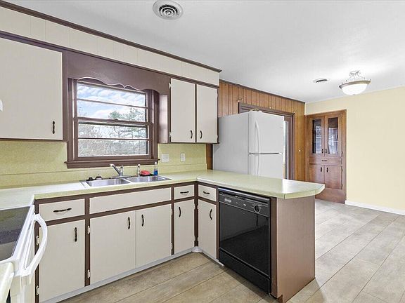 5th image of 1471 Mud Pike Rd