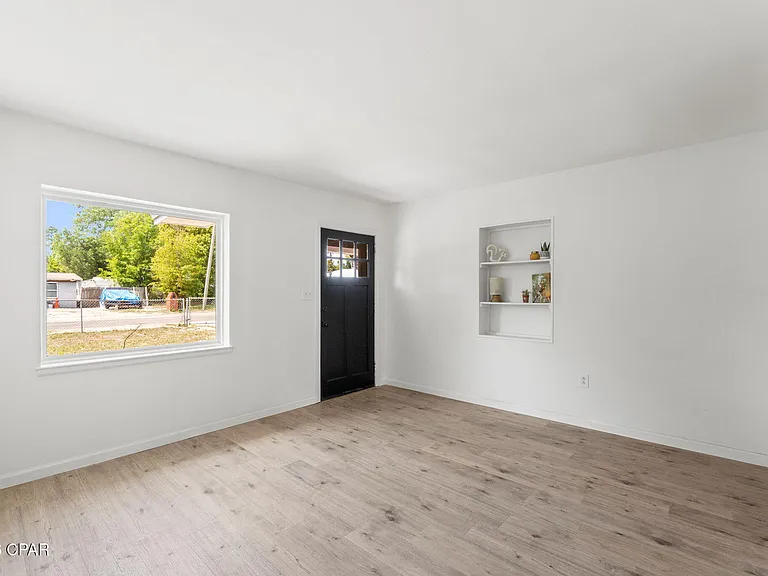 708 Cactus Ave — Photo 10