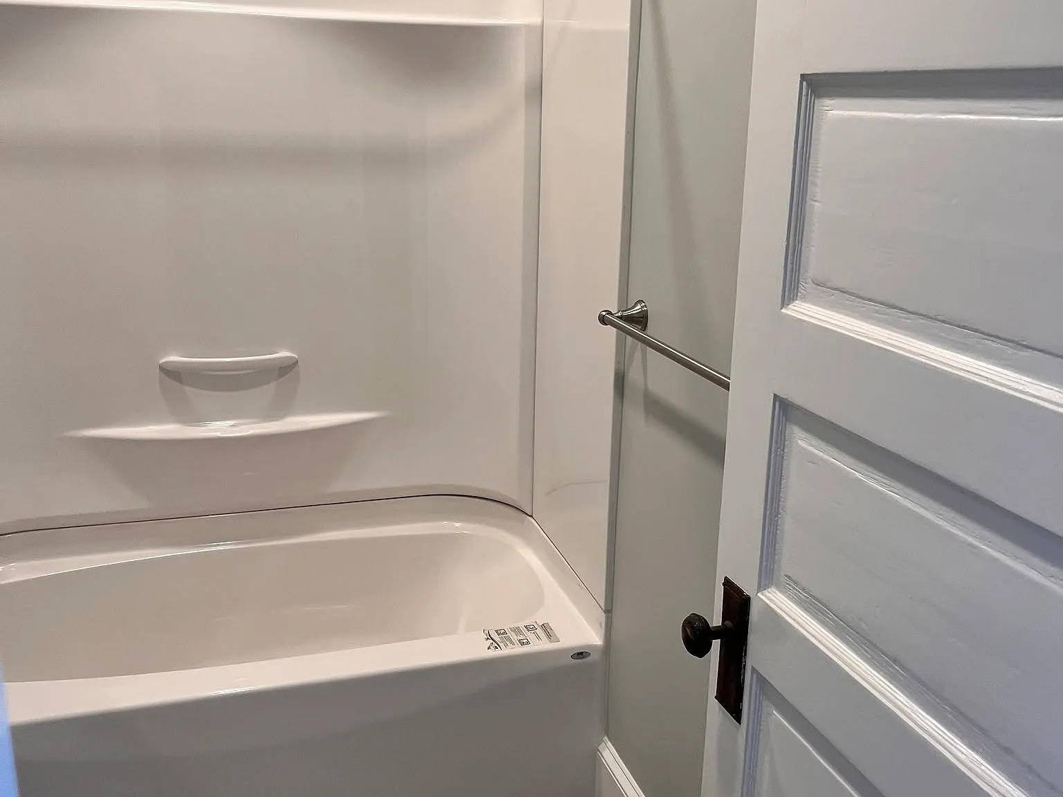 3 bed, 1.5 bath, 2177 sqft, $3,300 — Photo 4