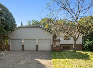 18979 Ellie Ln, Eden Prairie, MN 55346