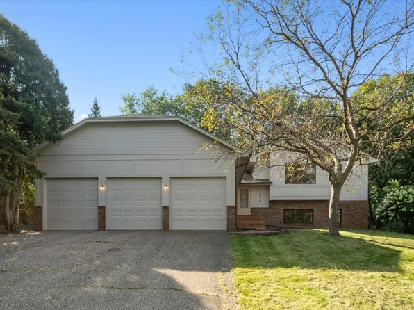 18979 Ellie Ln, Eden Prairie, MN 55346