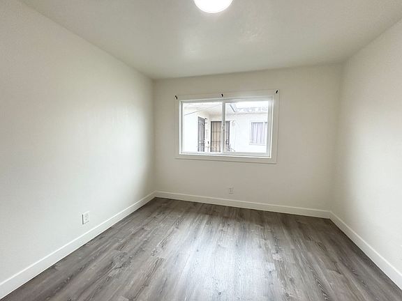 5th image of 3800 Waller Ave #B