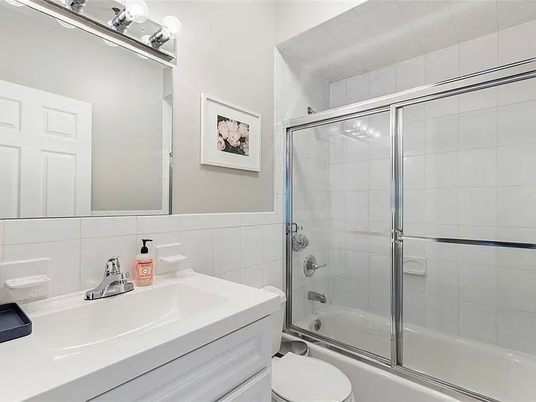 215 Grand St #1F — Photo 19