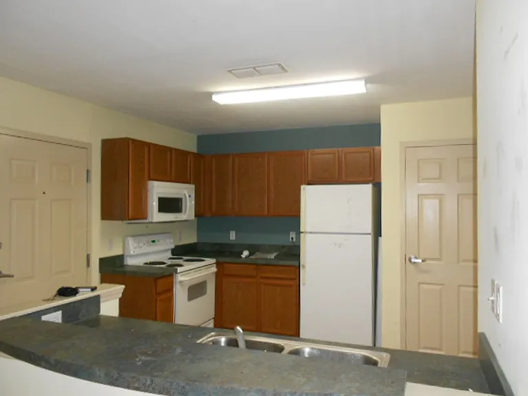 1609 W Pensacola St #211 — Photo 8