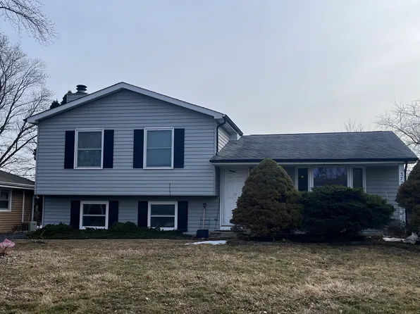 37227 N Hillside Dr, Lake Villa, IL 60046