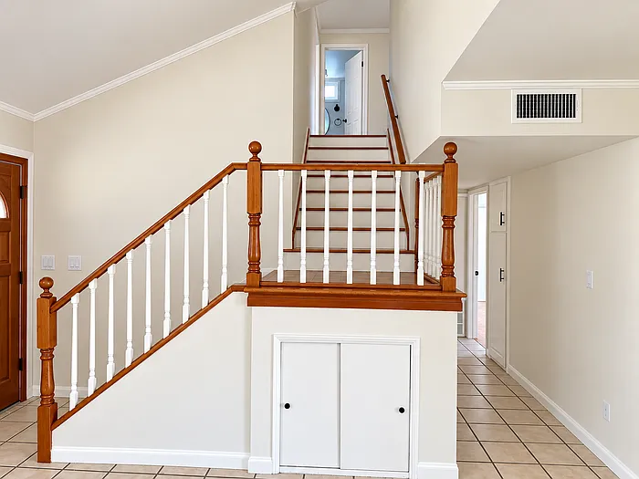 4 bed, 3.0 bath, 1694 sqft, $4,396 — Photo 2
