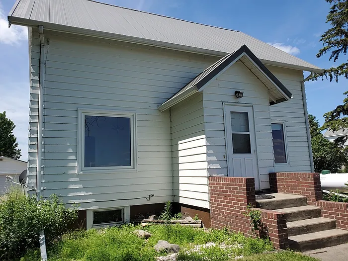 3 bed, 1.5 bath, 1642 sqft, $1,350 — Photo 3