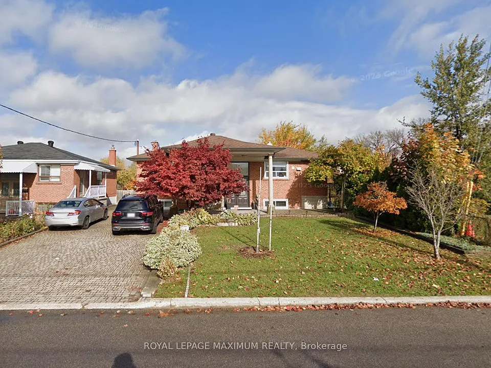 16 Langholm Dr #1