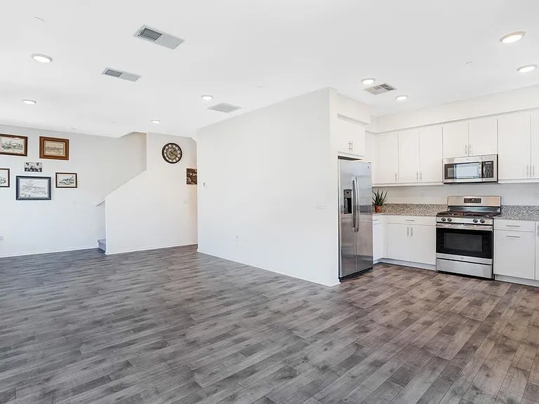 5406 Beach Bluff Ln #212 — Photo 10