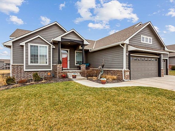 2nd image of 2923 N Woodridge Ct