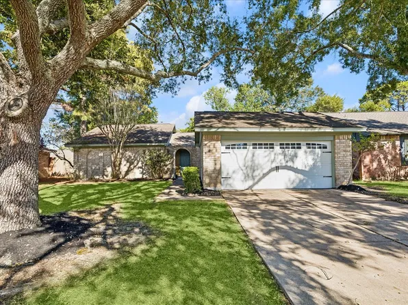 743 Voyager Dr, Houston, TX 77062