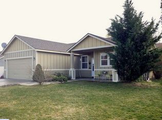 6416 Alpine Lakes Dr, Pasco, WA