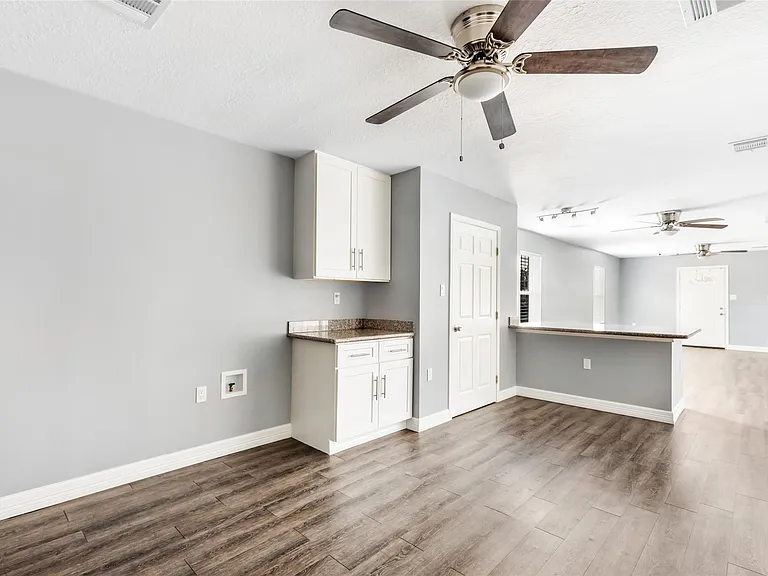 520 E Defee Ave — Photo 13