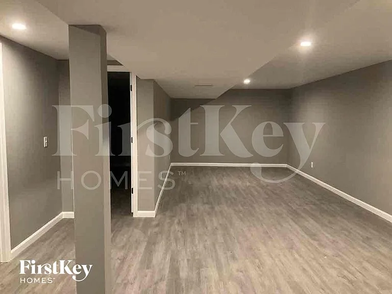 816 Broadview Dr — Photo 15