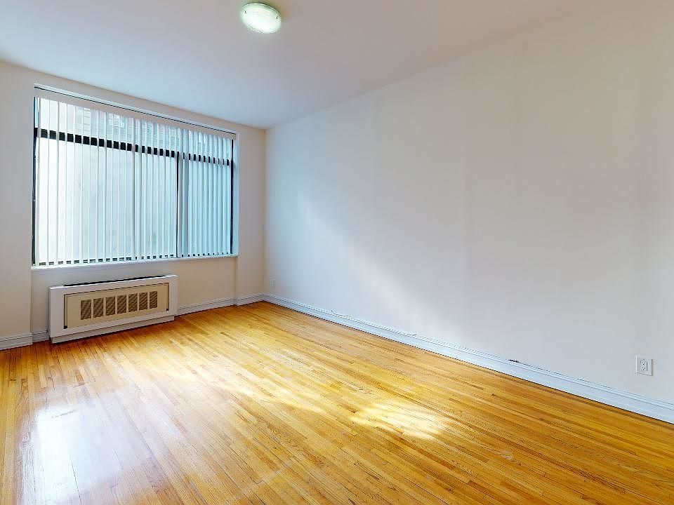 1st image of 365 W 52nd St #1G1