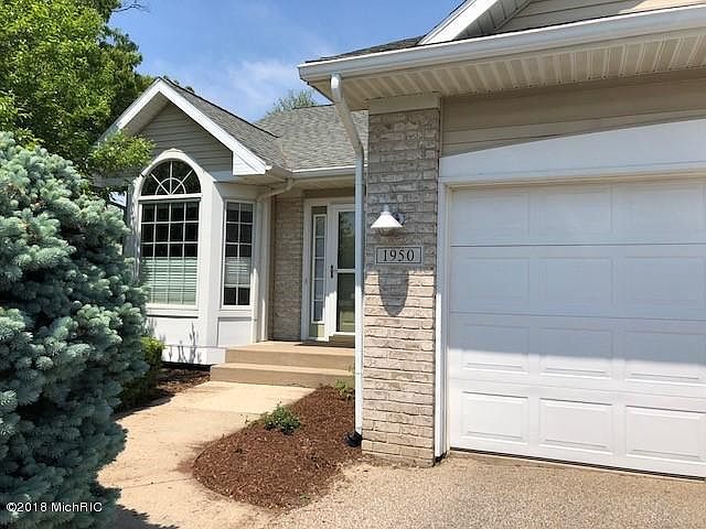1st image of 1950 Dunlin Ct NE