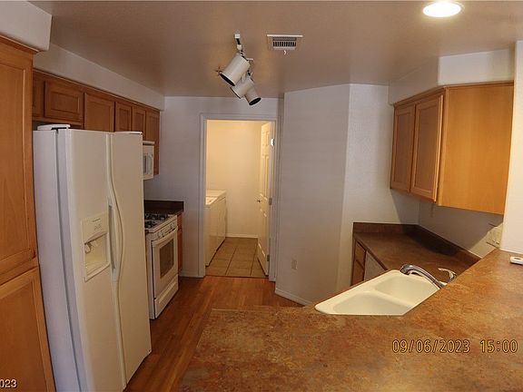 5th image of 3975 N Hualapai Way Unit 168