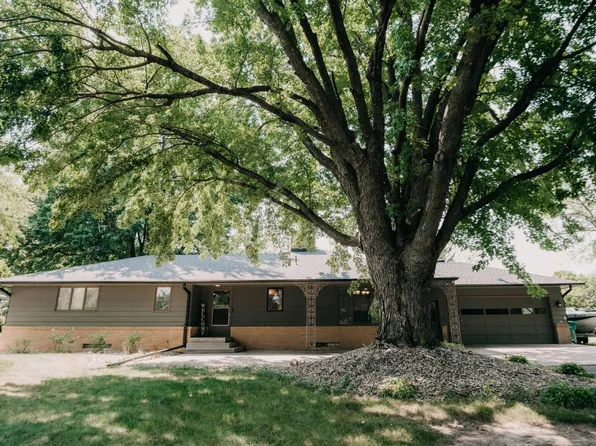 405 31st St, Austin, MN 55912