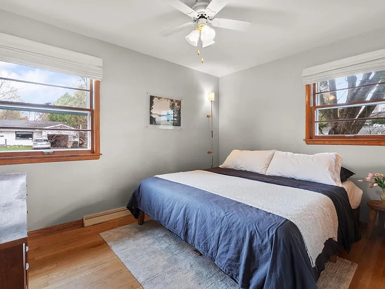 4321 Hegg Ave — Photo 8