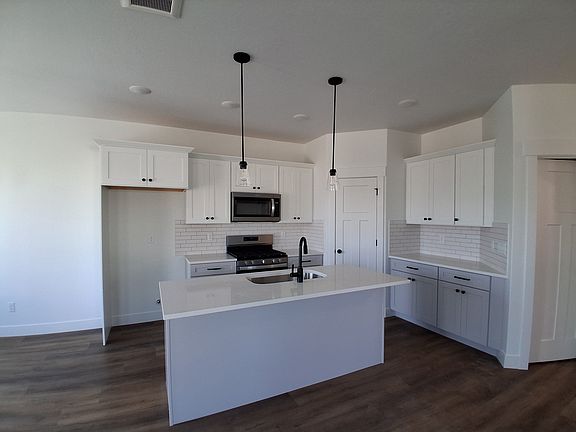 5th image of 882 N Pugh Ln