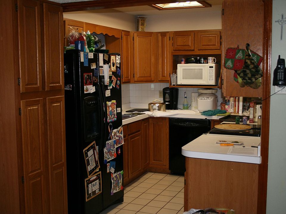 2nd image of 210 SE Crescent St