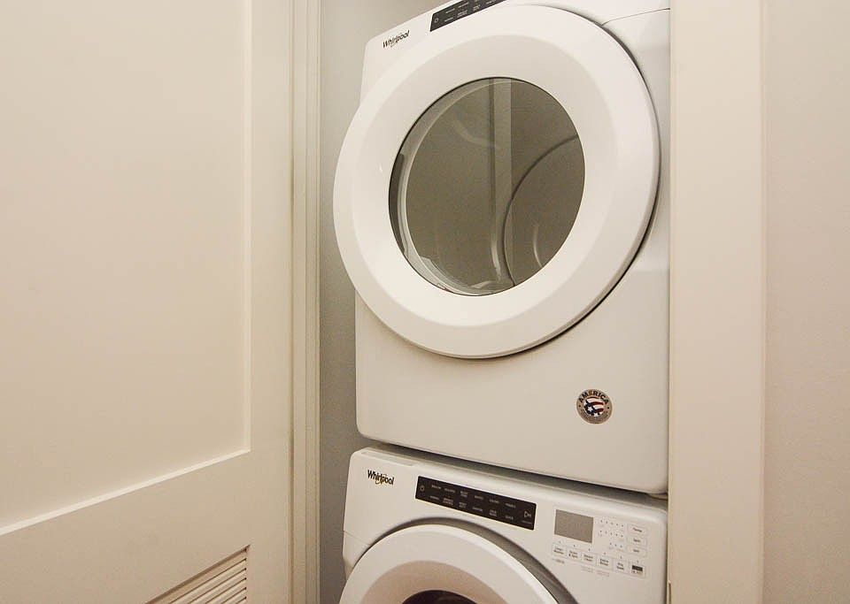 1st image of 4133 N Kenmore Ave #1F