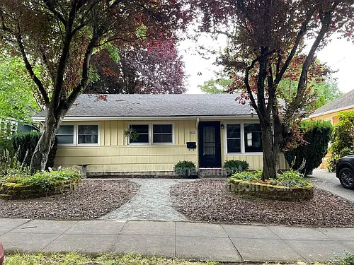 4022 NE 13th Ave Photo 1