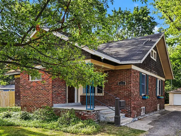 1213 Whites Rd, Kalamazoo, MI 49008