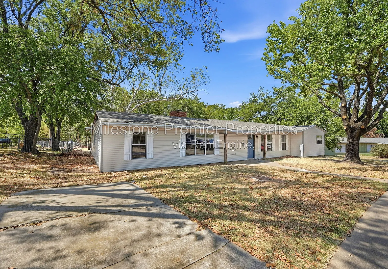 3 bed, 2.0 bath, 1957 sqft, $1,500 — Photo 3