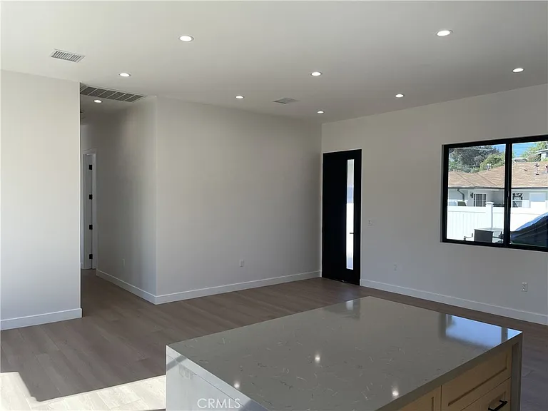 9626 Stonehurst Ave — Photo 7