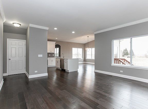5th image of 2366 Amsterdam Cir