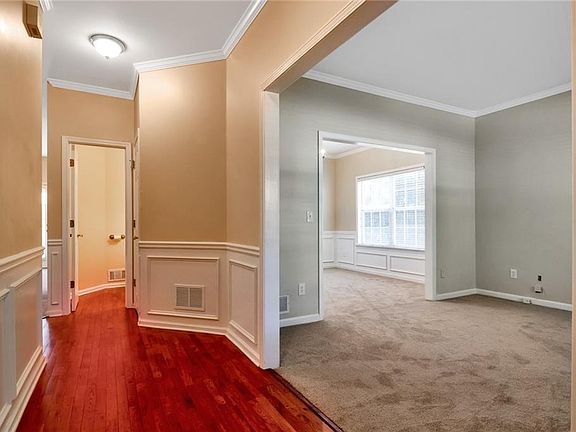 3rd image of 659 Reading Ct