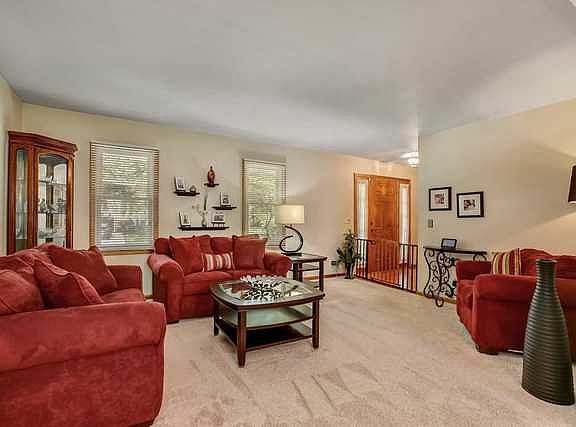 4th image of 634 Brookdale Dr