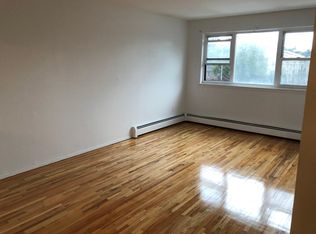 2860 Bruckner Blvd, Bronx, NY 10465