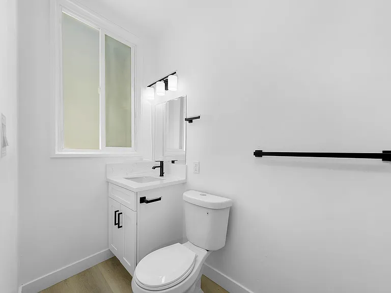 2265-71 Curlew St #425-431 — Photo 36