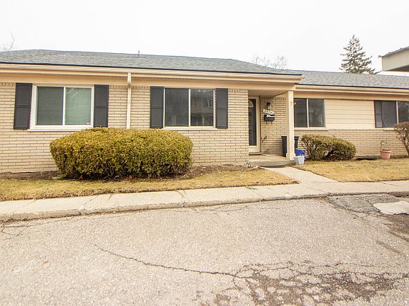2nd image of 26781 Franklin Pointe Dr #A