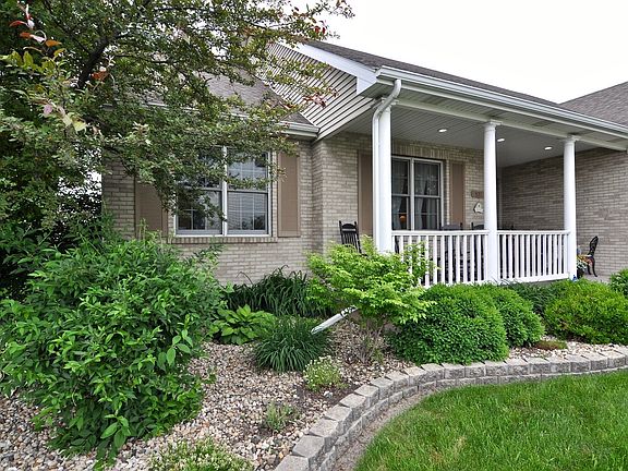 3rd image of 521 Heron Creek Dr