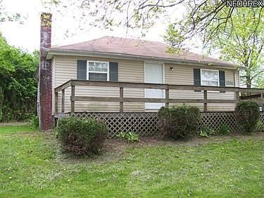 4th image of 16327 Tague St