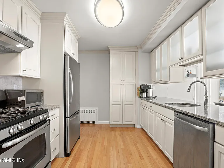 10 Miltiades Ave — Photo 5