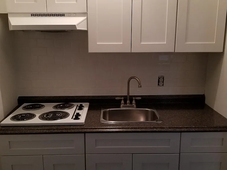 1821 5th Ave #6 — Photo 3