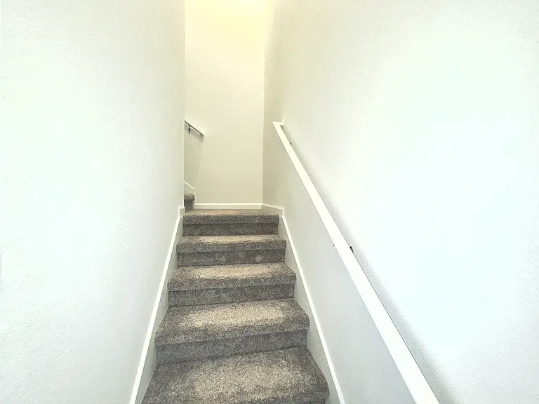 2431 Skyline Loop — Photo 7