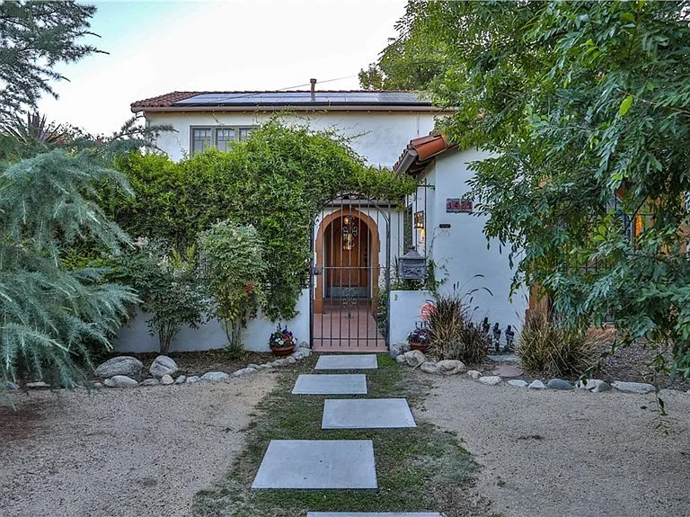 3429 N Towne Ave — Photo 2