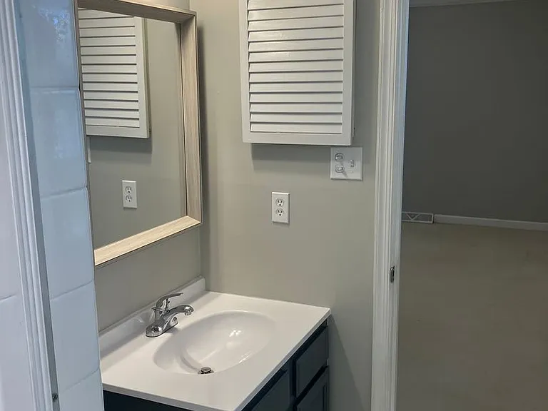1018 Jefferson Rd — Photo 11