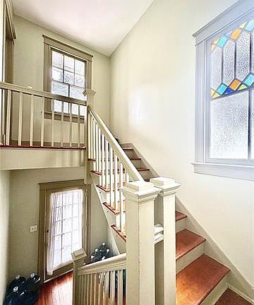 3rd image of 2520 Joseph St