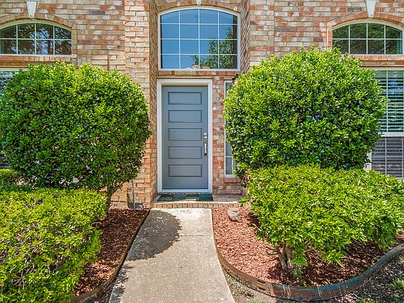 4th image of 4253 Oak Grove Dr
