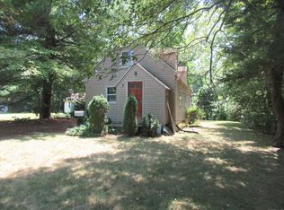 7 Pickney Ave, Plainville, CT 06062