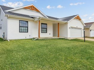 1704 E Horizon Ln, Urbana, IL 61802