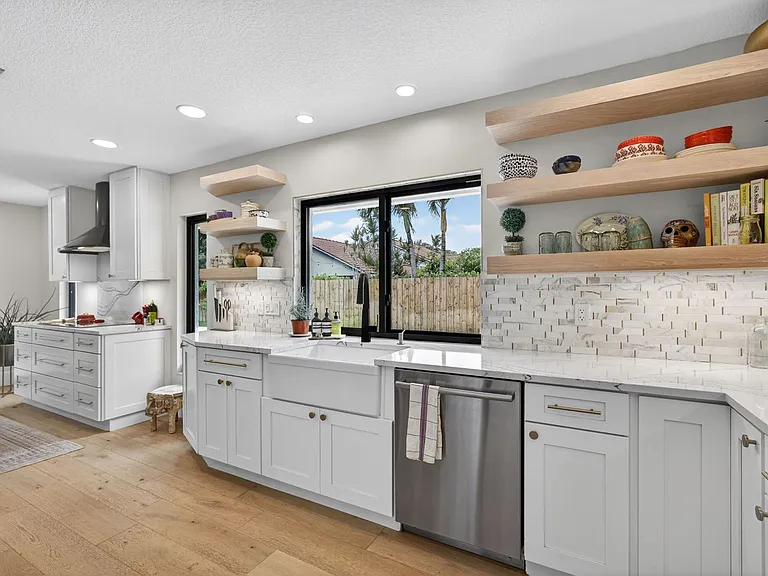 12897 La Rochelle Cir — Photo 25