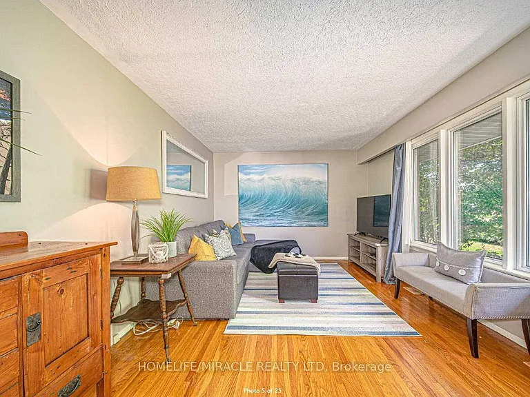 454 Stevenson Rd N — Photo 6