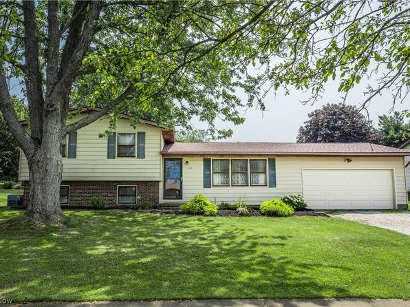 312 Decourcey St, Rittman, OH 44270